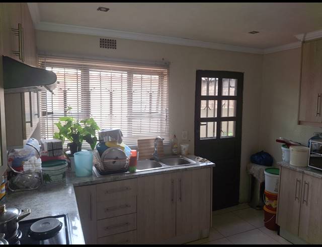 2 BEDROOM FREEHOLD FOR SALE IN VOSLOORUS SOUTH